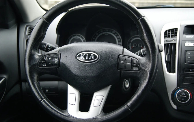 Kia Ceed cena 18600 przebieg: 215000, rok produkcji 2010 z Syców małe 352